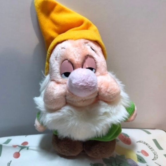 Snow White and The Seven Dwarfs Plush - Picture 1 of 7